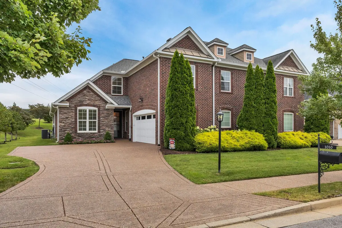 1010 Larkwood Dr, Hermitage, TN 37076 - #1