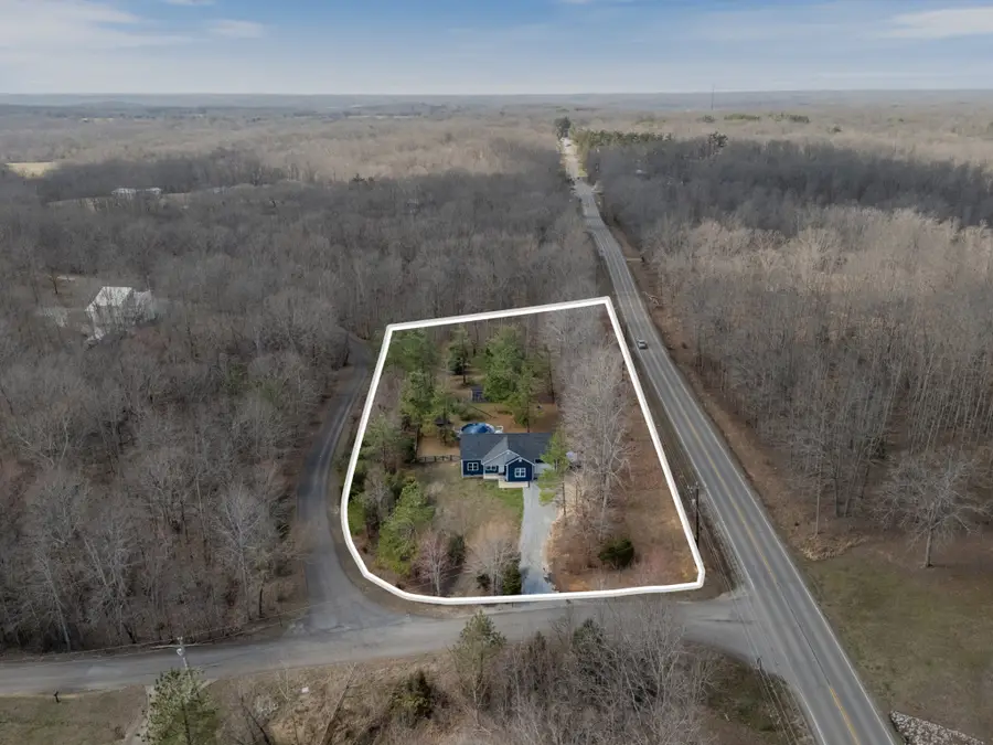 5702 Fox Haven Dr, Nunnelly, TN 37137 - #2