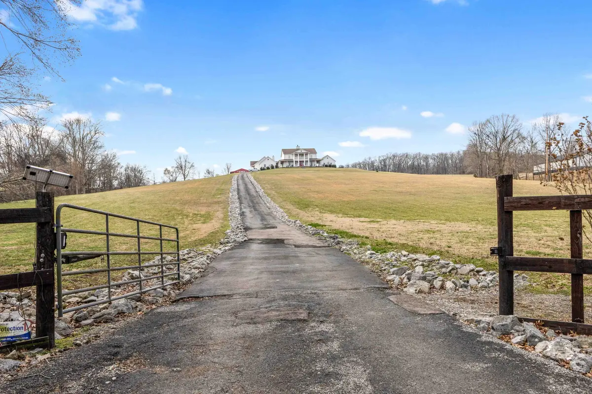 1103 Rogues Fork Rd, Bethpage, TN 37022 - #1