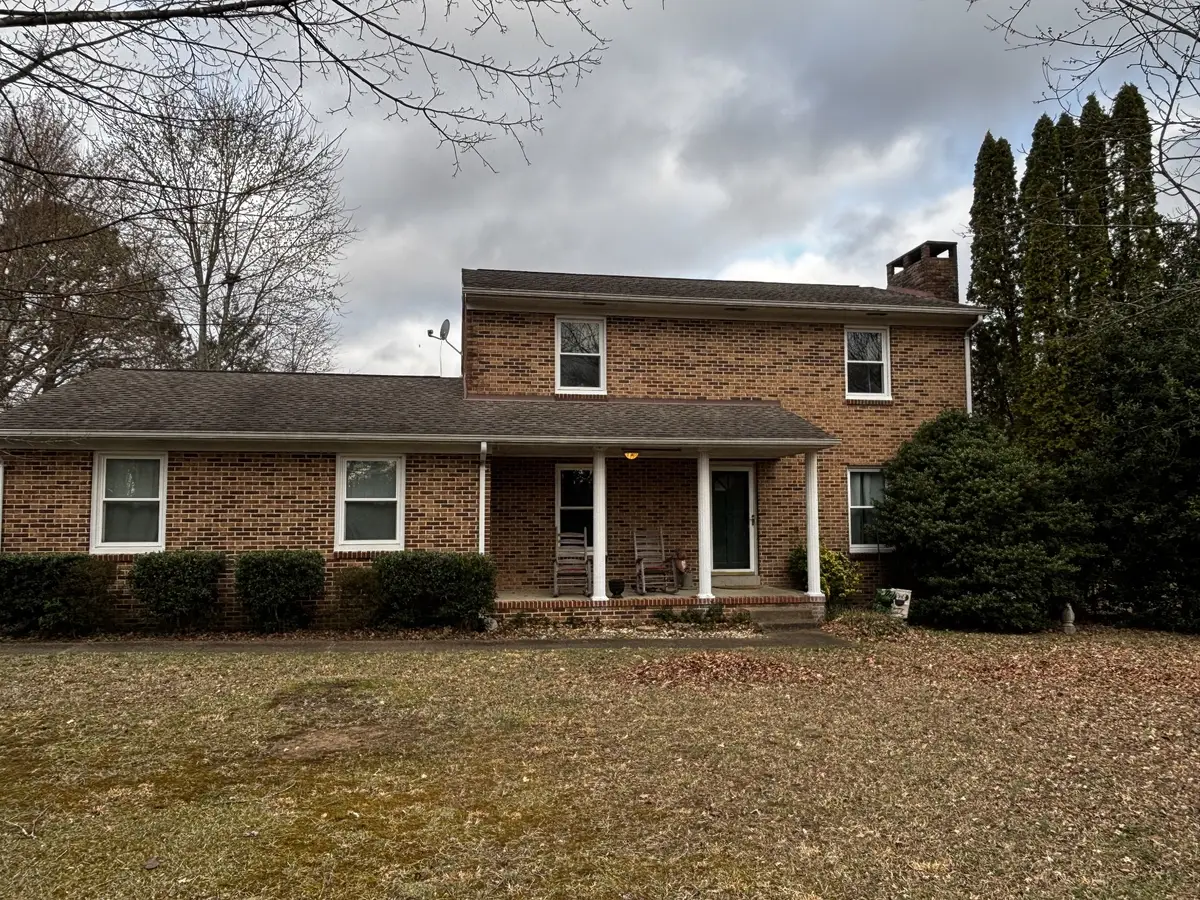 203 Twelve Oaks Rd, Tullahoma, TN 37388 - #1