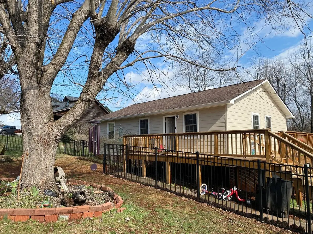 210 Heuer St, Sweetwater, TN 37874 - #1