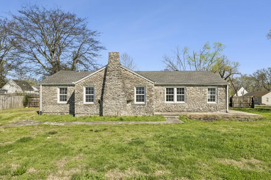 246 E Woodrow St, Gallatin, TN 37066 - #2