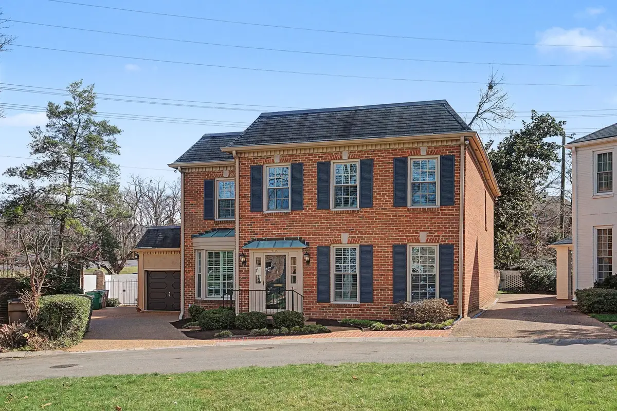 2116 Golf Club Ln, Nashville, TN 37215 - #1