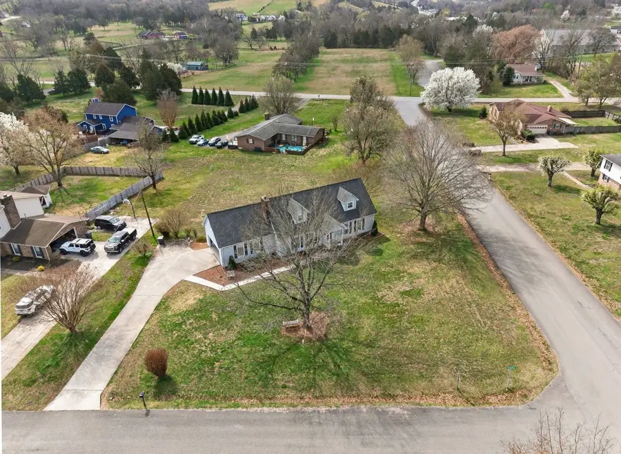 201 Chadwick Dr, Fayetteville, TN 37334 - #2