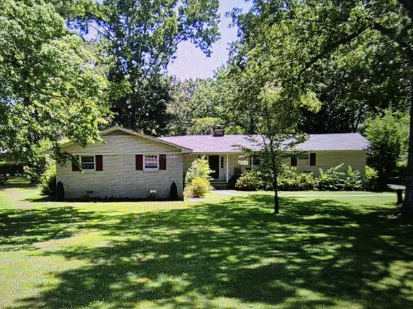 521 Westwood Dr, Tullahoma, TN 37388