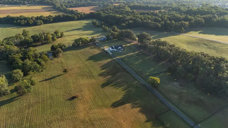 1421 Lawrence Ln, Springfield, TN 37172 - #2