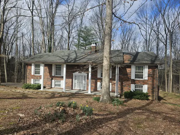 1581 Galen Rd, Lafayette, TN 37083