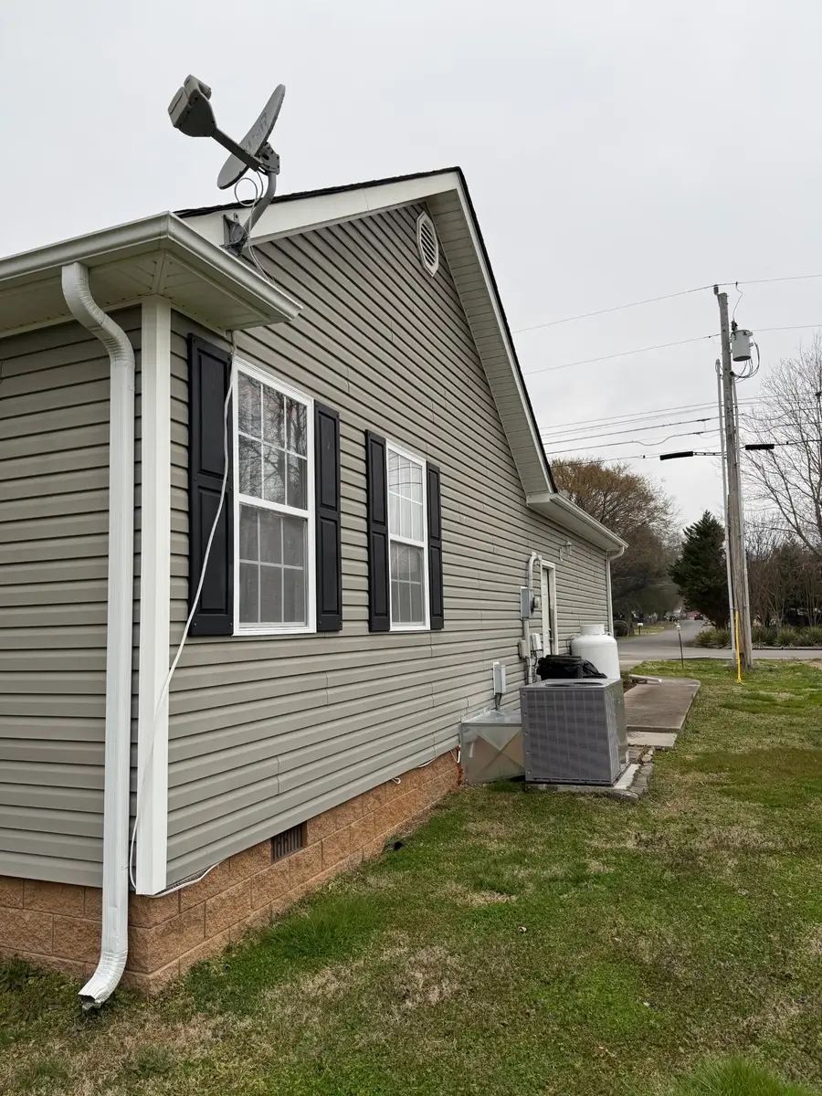 411 W 2nd St, Jasper, TN 37347 - #2