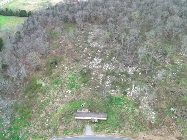 718 Gant Rd, Shelbyville, TN 37160