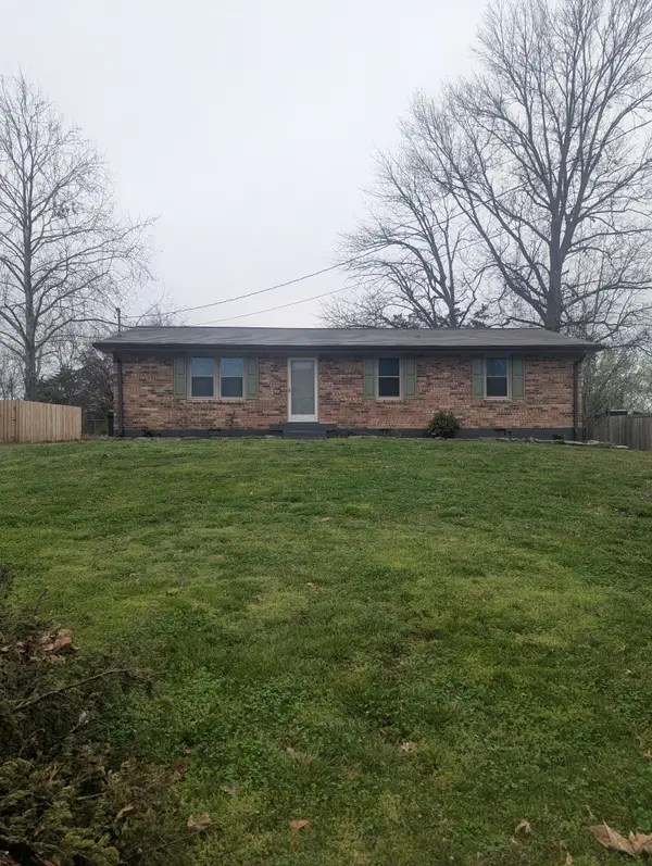 123 Laurel Ln, Hendersonville, TN 37075