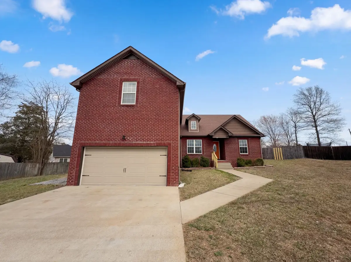 353 Chestnut Grove Ct, Clarksville, TN 37042 - #1