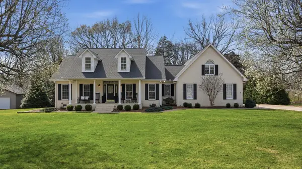 517 Bluff Dr, Winchester, TN 37398