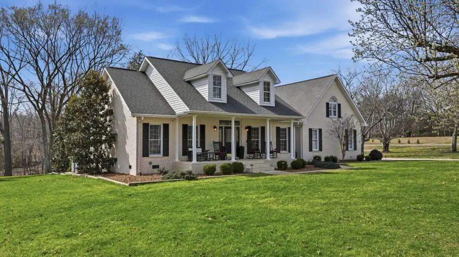 517 Bluff Dr, Winchester, TN 37398 - #2