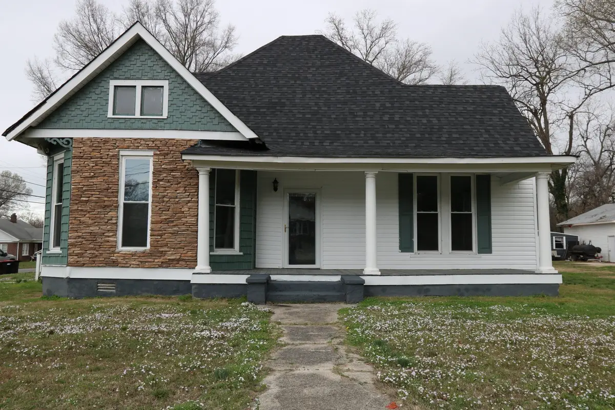 606 N 18th Ave, Humboldt, TN 38343 - #1