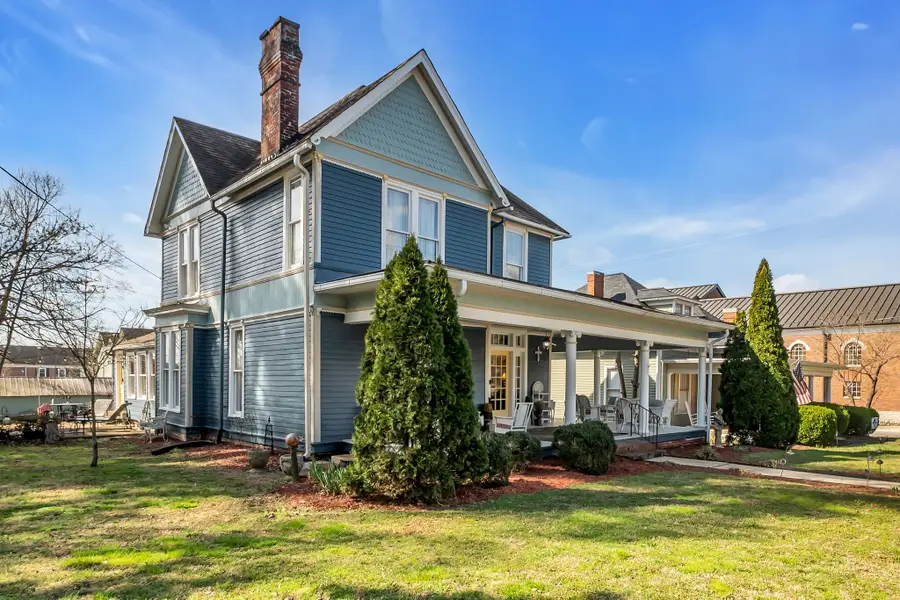 305 Washington St E, Fayetteville, TN 37334 - #2