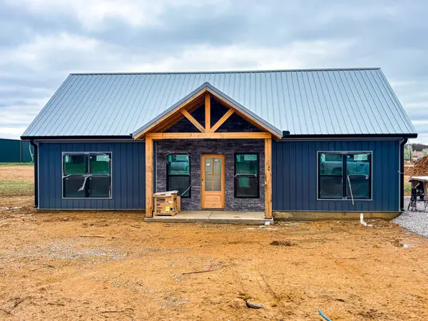 142 Edgewood Dr, Hohenwald, TN 38462