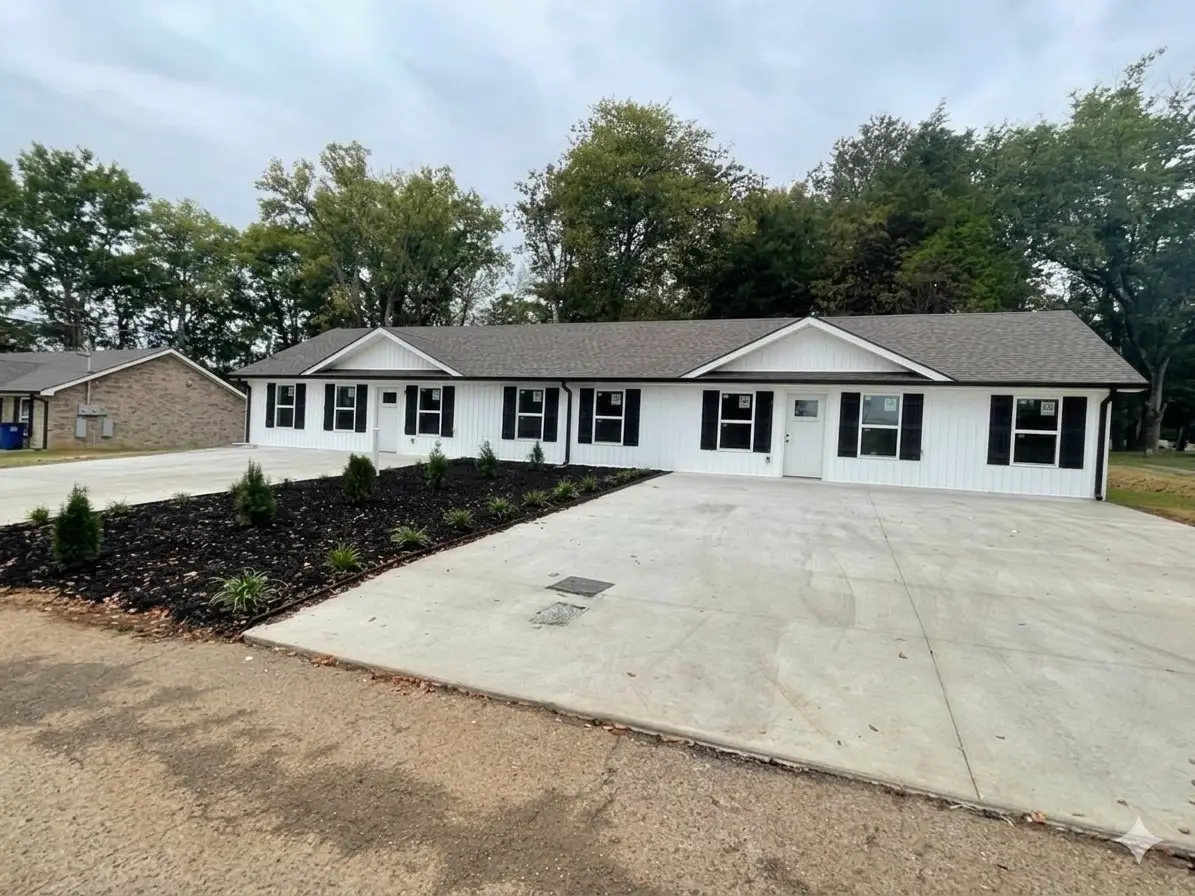 111 W End Ave, Shelbyville, TN 37160 - #1