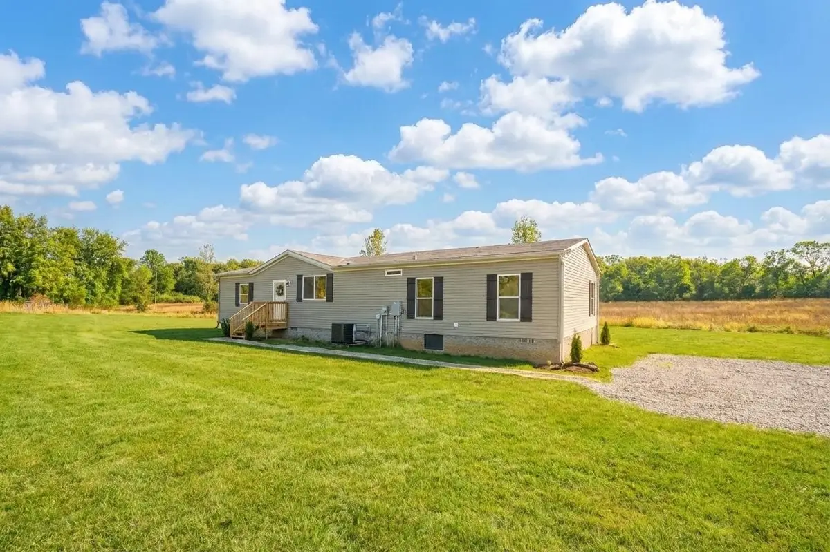 1890 Mosley Ferry Rd, Chapmansboro, TN 37035 - #1