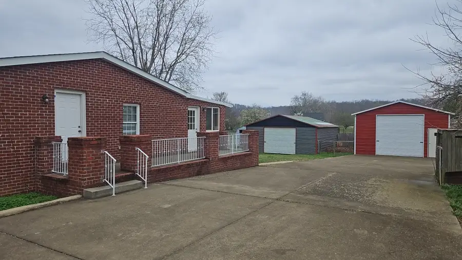 1011 Liberty Cir, White Bluff, TN 37187 - #2