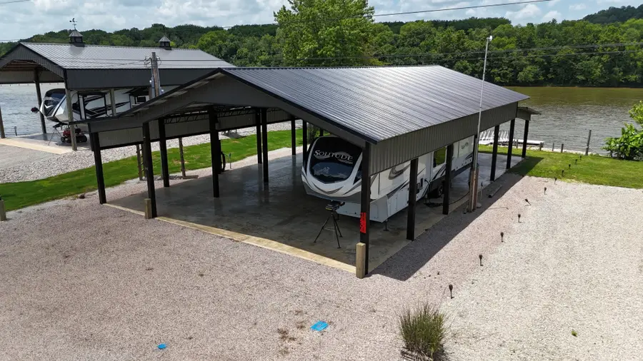 1434 S River Front Dr, Clifton, TN 38425 - #3