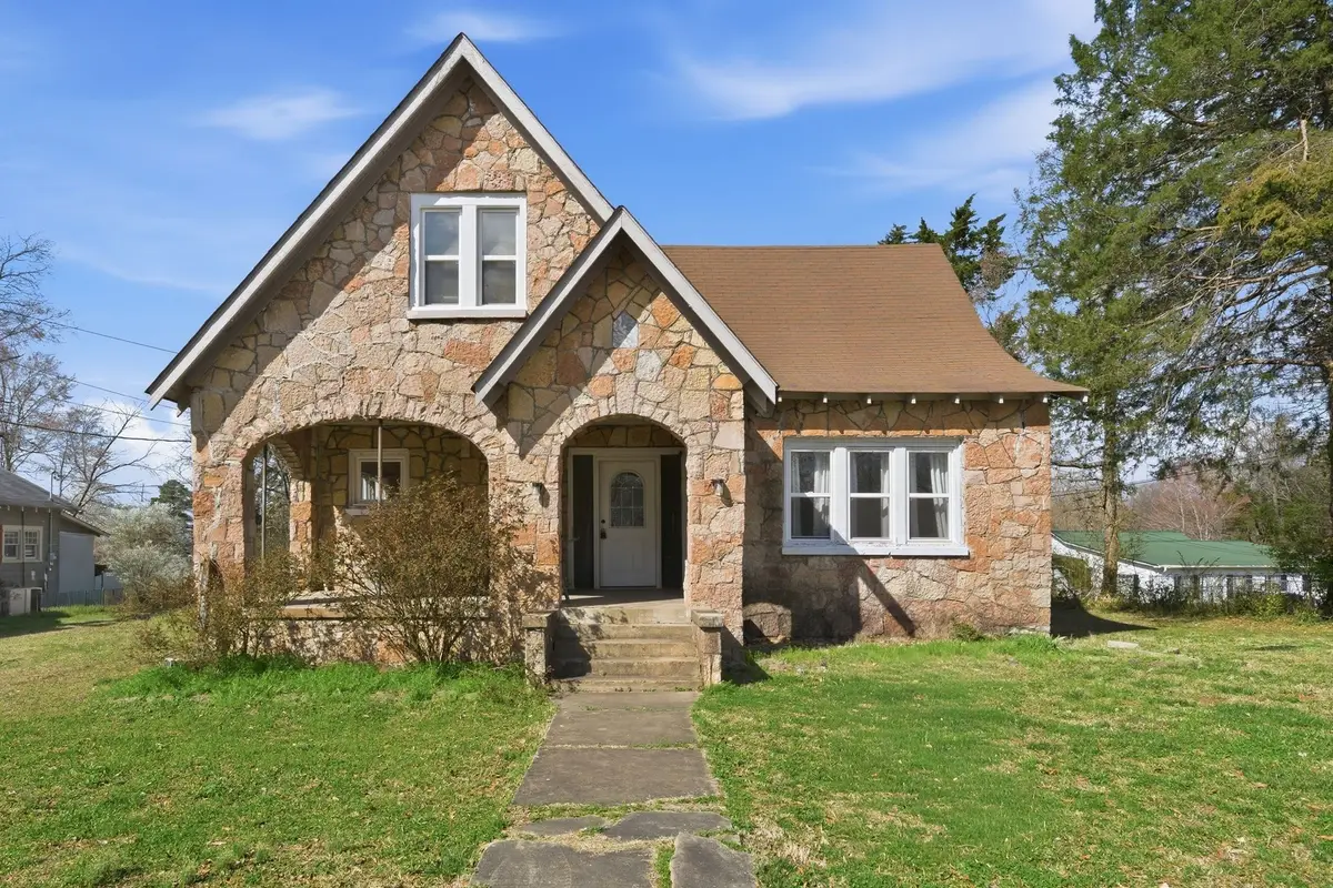 115 Florida Ave N, Parsons, TN 38363 - #1