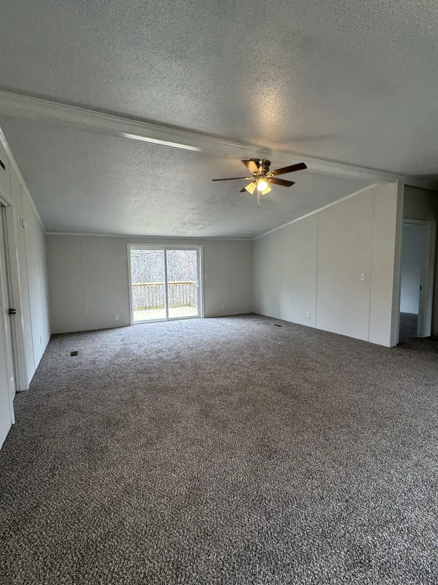 1515 Old Hwy 31 E, Westmoreland, TN 37186 - #2