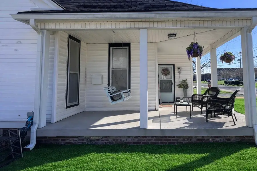 209 S Greenwood St, Lebanon, TN 37087 - #3