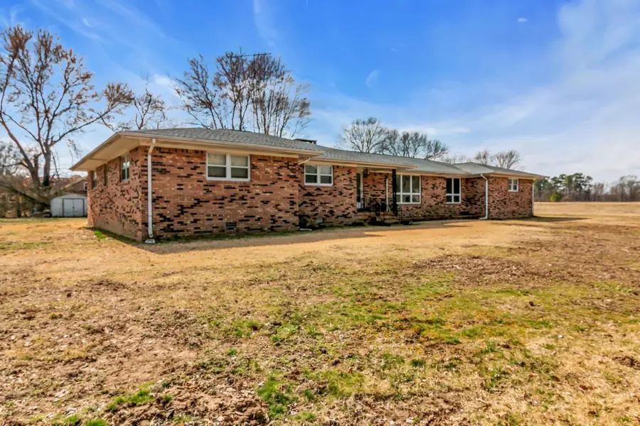 233 Chestnut St W, Puryear, TN 38251 - #2