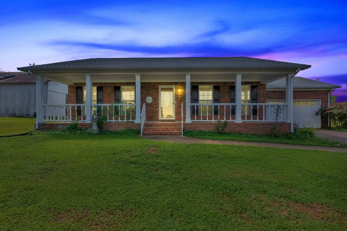 528 W Point Rd, Lawrenceburg, TN 38464 - #1