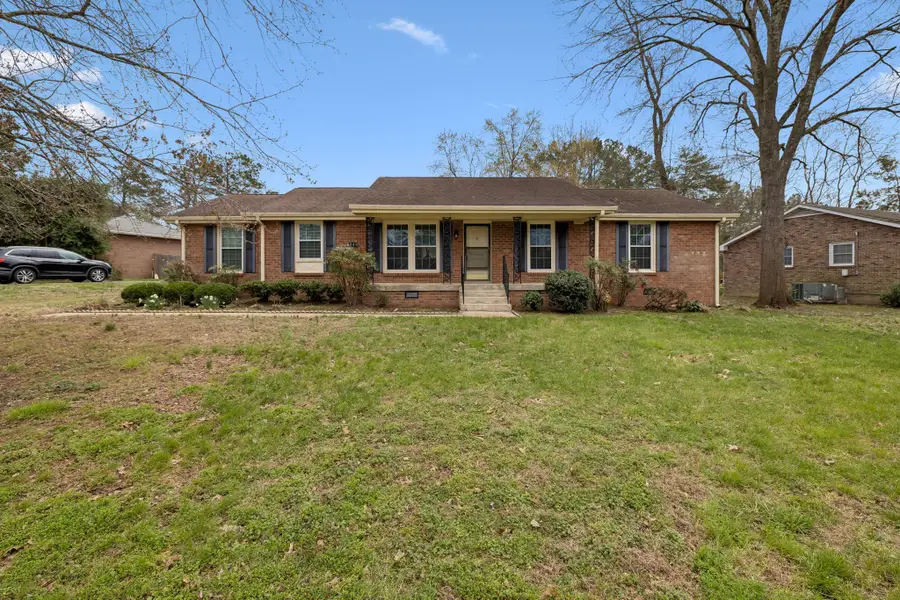 8040 Sawyer Brown Rd, Nashville, TN 37221 - #2