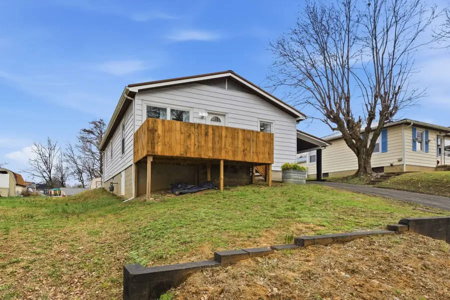 110 N Russell St, Dawson Springs, KY 42408 - #2