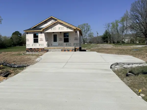 2317 E Lincoln St, Tullahoma, TN 37388