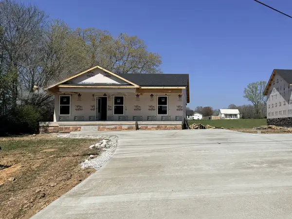 2313 E Lincoln St, Tullahoma, TN 37388