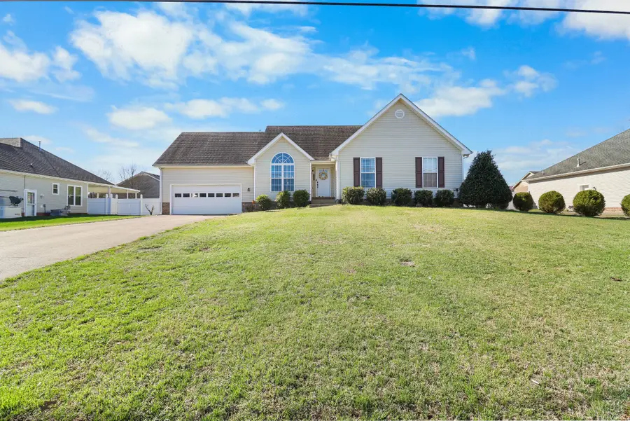 2355 Ellsworth Dr, Clarksville, TN 37043 - #2