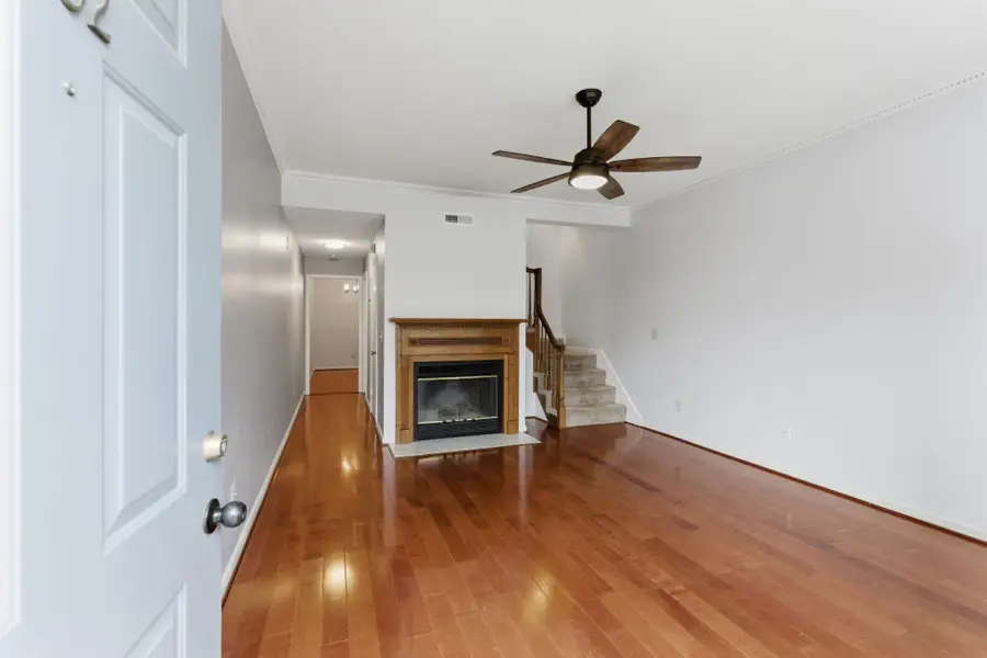 302 Hickory Pl, Nashville, TN 37214 - #2