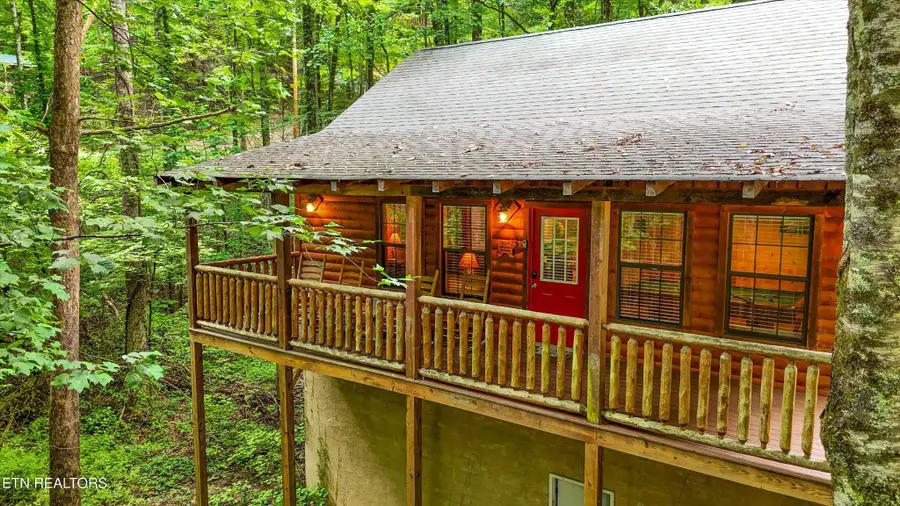 927 Stone Tr, Sevierville, TN 37876 - #3