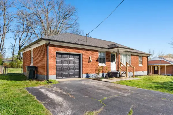 1929 Woodmont Dr, Columbia, TN 38401