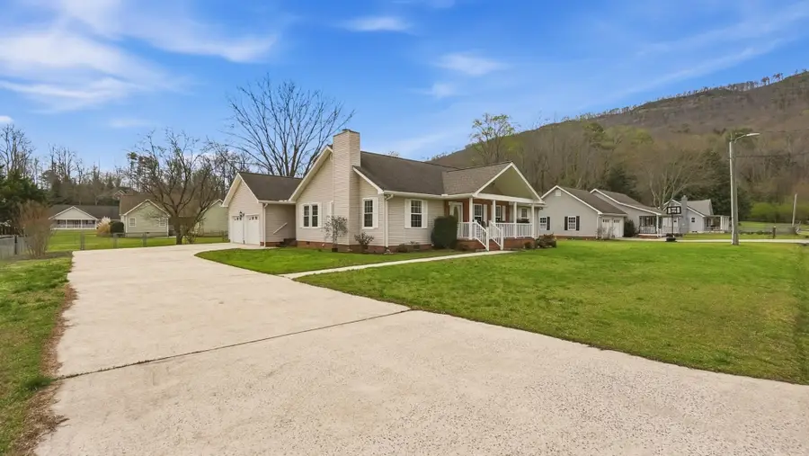 120 Graves Road, Soddy Daisy, TN 37379 - #2