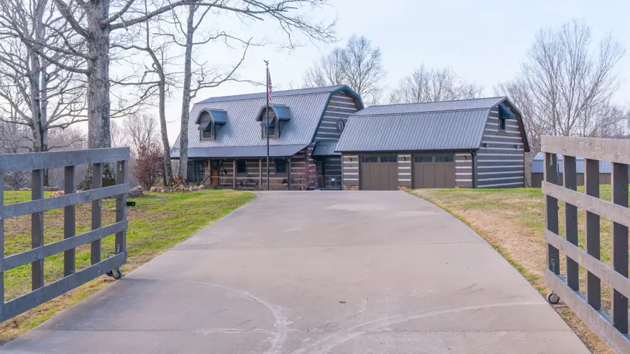 102 Highwater Rd, Waverly, TN 37185 - #2