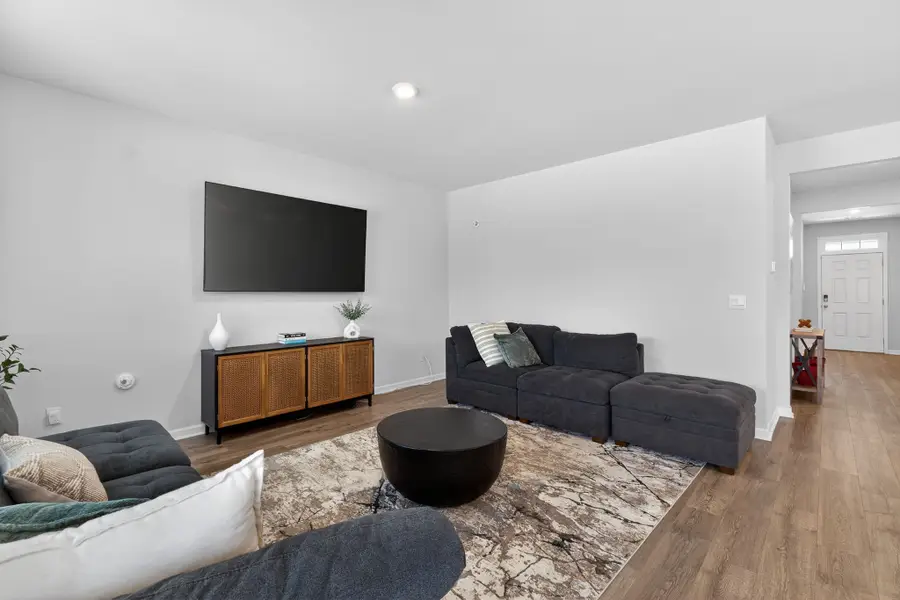 9032 Copenhagen Dr, Murfreesboro, TN 37129 - #2