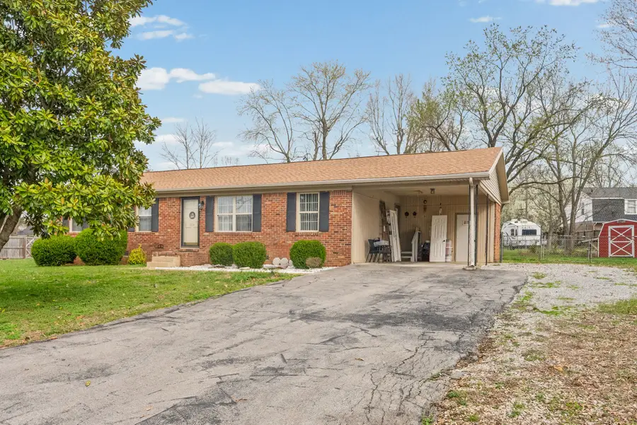 604 Fremont Dr, Hopkinsville, KY 42240 - #3