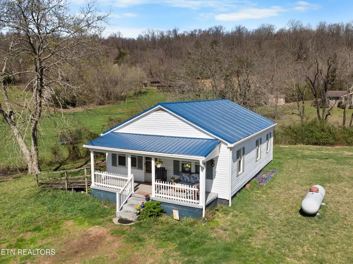 385 Hubbs Grove Rd, Maynardville, TN 37807 - #1