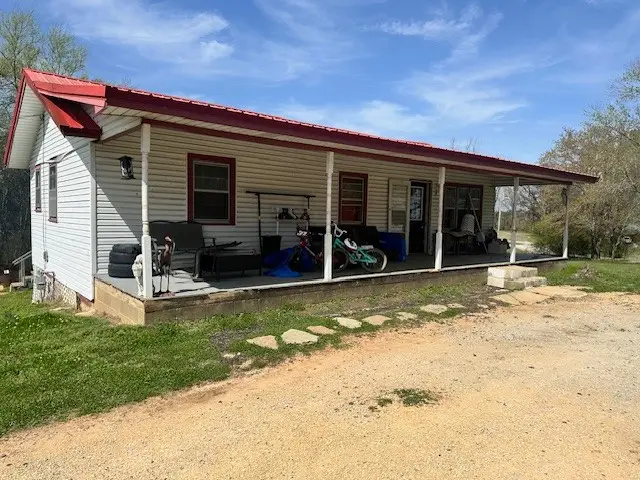 178 S West St, Decaturville, TN 38329 - #1