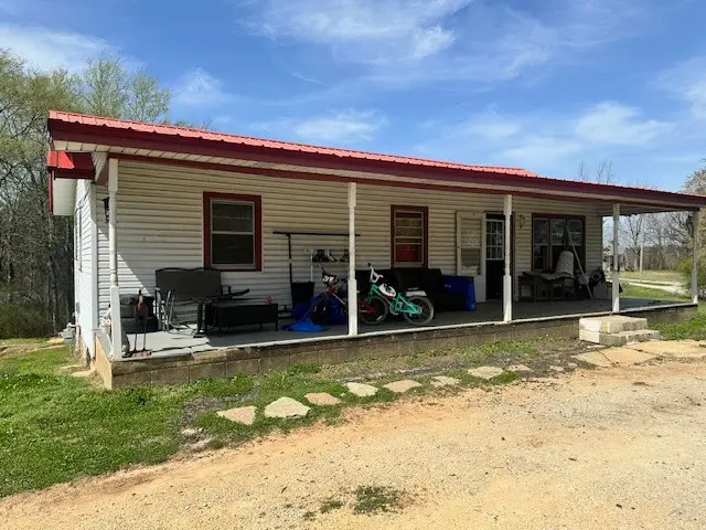 178 S West St, Decaturville, TN 38329 - #3