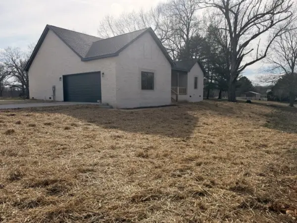 523 Old Hopkinsville Rd, Cadiz, KY 42211