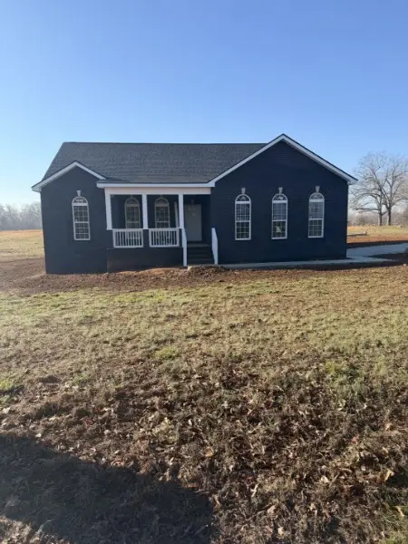 527 Old Hopkinsville Rd, Cadiz, KY 42211 - #1