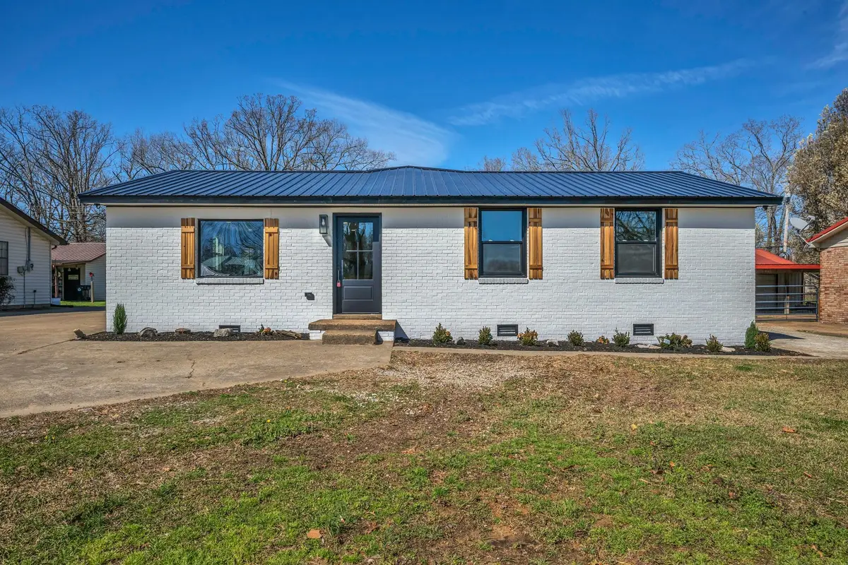 435 Carman Ave, New Johnsonville, TN 37134 - #1