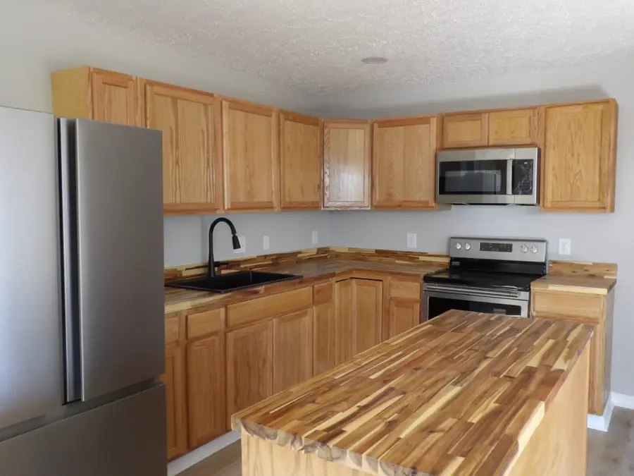 435 Carman Ave, New Johnsonville, TN 37134 - #3