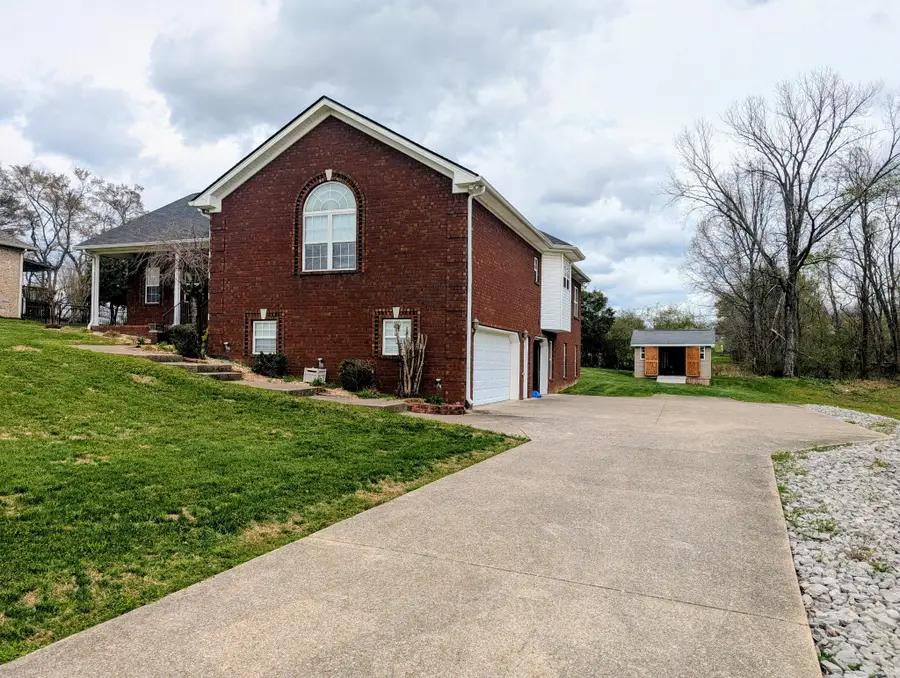 1021 Bending Chestnut Dr, Lebanon, TN 37087 - #2