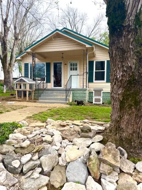 910 College St W, Fayetteville, TN 37334 - #1